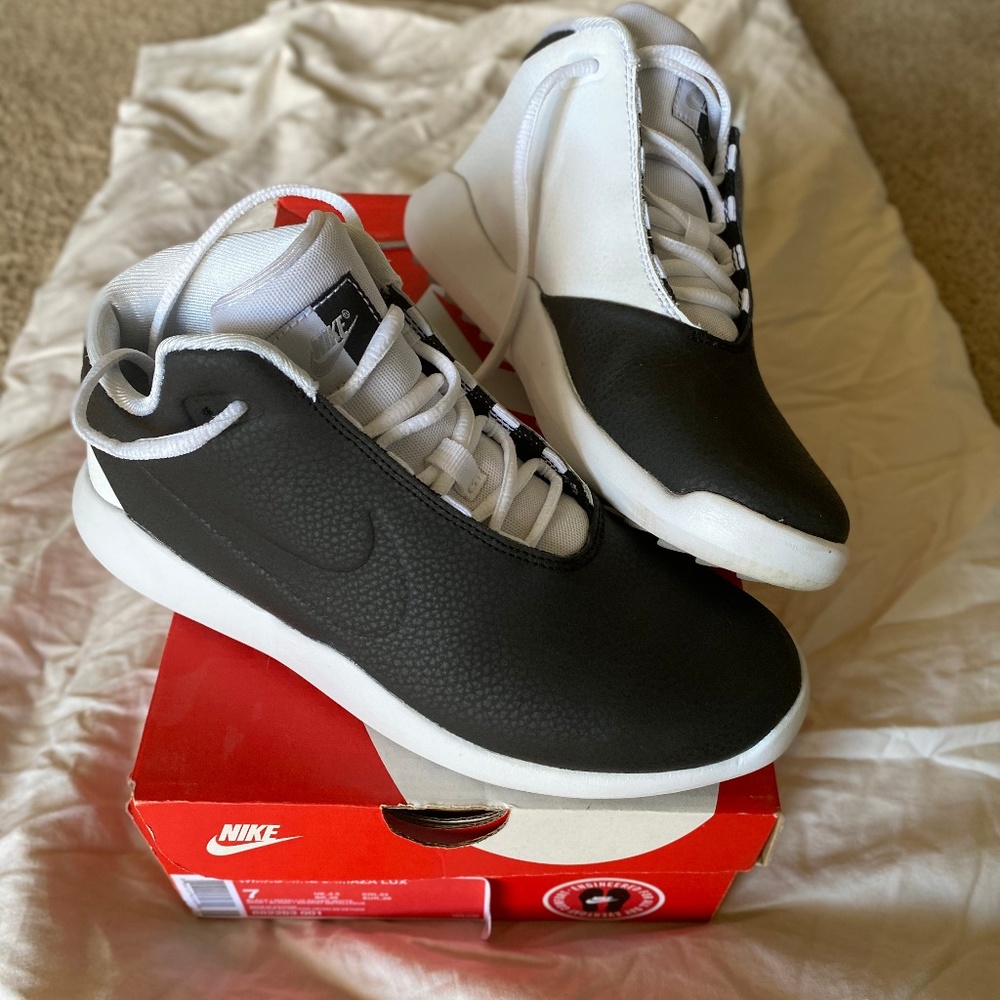 NIKE HIGH TOPS JAMAZA LUX WMN SZ 7